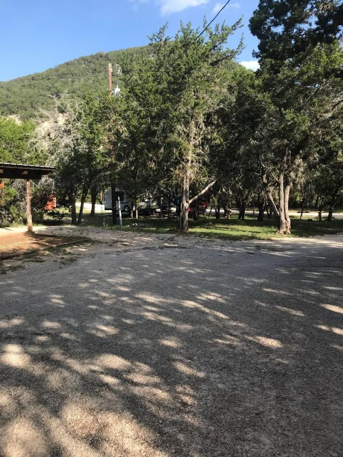 A Peace Of Heaven Cabins And Rv Vanderpool Екстер'єр фото
